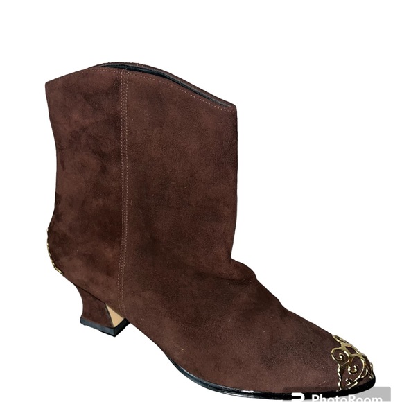 NWT/NIB Jasmin low heel brown suede shoe boots with gold toe and heel, size 6.5 - Picture 3 of 13